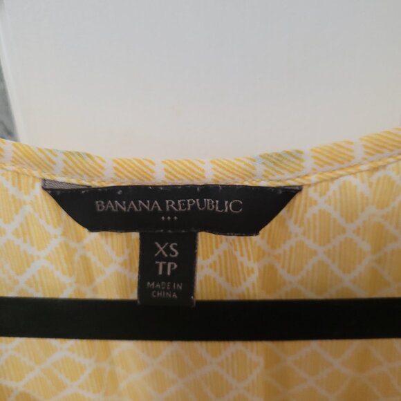 Banana Republic Sheer Print Blouse - Picture 3 of 3